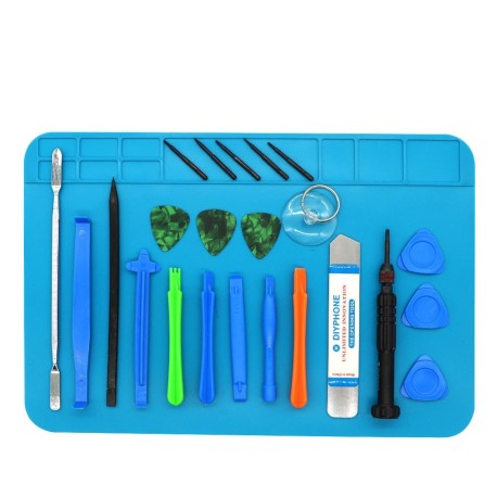 Tapis de réparation avec ces outils de démontage 